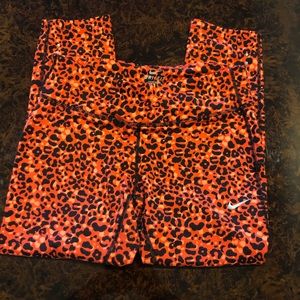 Nwot Nike running leggings!